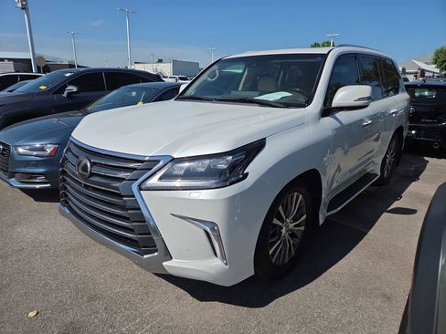 Used 2018 Lexus LX 570 4WD image 6
