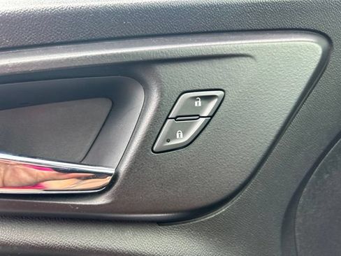 Used 2019 Chevrolet Malibu LT FWD image 16