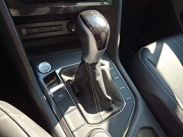 Used 2023 Volkswagen Tiguan SE AWD/4WD image 14