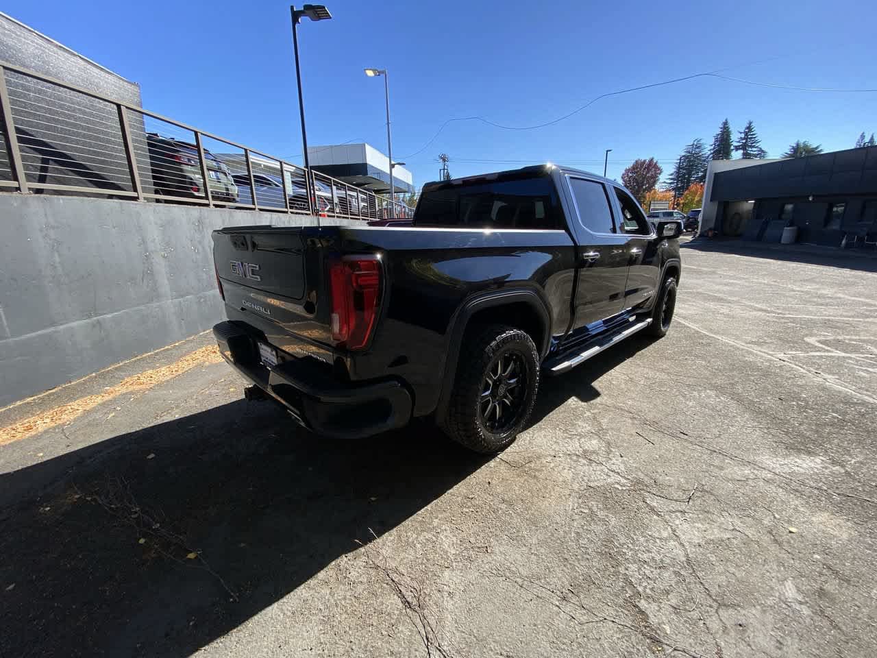 Used 2025 GMC Sierra 1500 Denali w/ Denali Carbonpro Edition AWD/4WD image 6