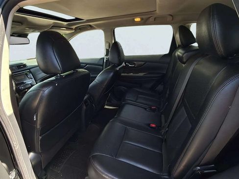 Used 2019 Nissan Rogue SL w/ Premium Package AWD/4WD image 18