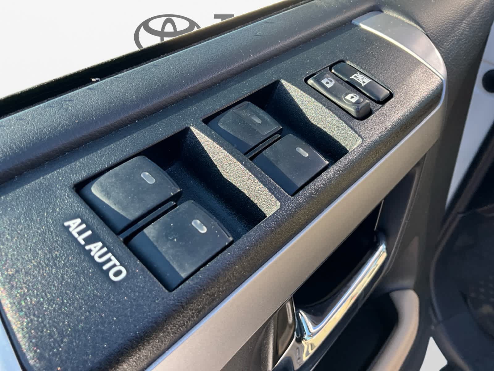 Used 2023 Toyota 4Runner SR5 Premium w/ Moonroof Package AWD/4WD image 18