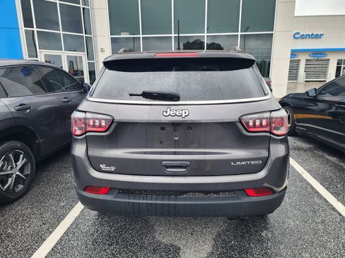 Used 2018 Jeep Compass Limited w/ Navigation Group FWD image 4