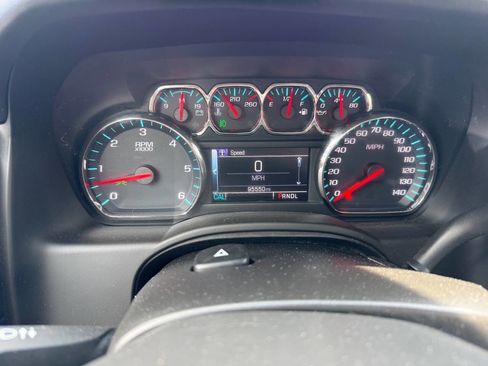 Used 2017 GMC Yukon SLE w/ SLE Value Package image 25