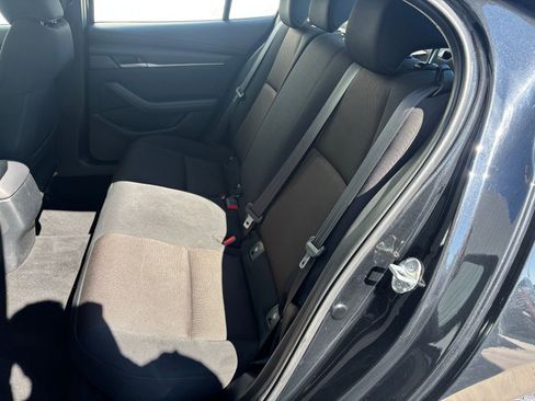 Used 2020 MAZDA MAZDA3 Sedan image 22