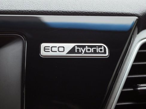 Used 2017 Kia Niro LX image 22