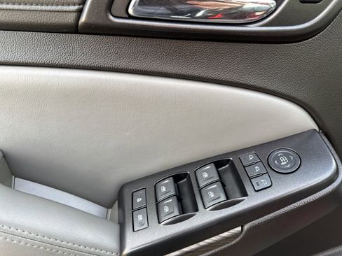 Used 2016 Chevrolet Suburban LT w/ Luxury Package image 15