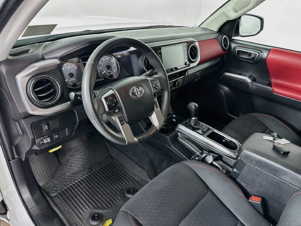 Used 2023 Toyota Tacoma SR5 w/ Technology Package AWD/4WD image 30