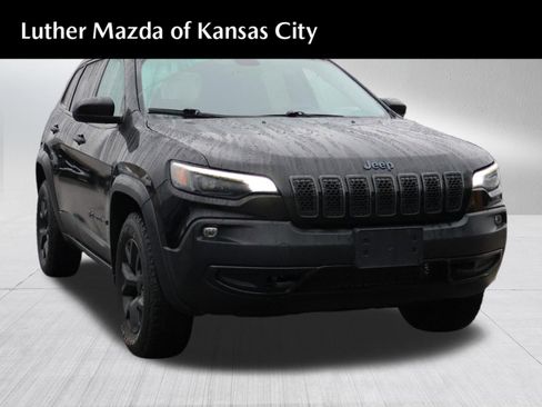Used 2020 Jeep Cherokee Latitude image 1