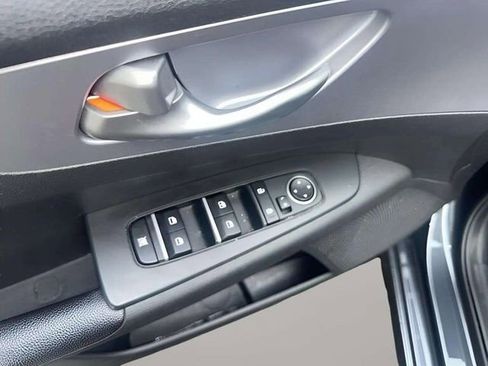 Used 2022 Kia Forte LXS image 6