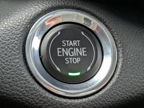 Certified 2023 Buick Envision Essence FWD image 31
