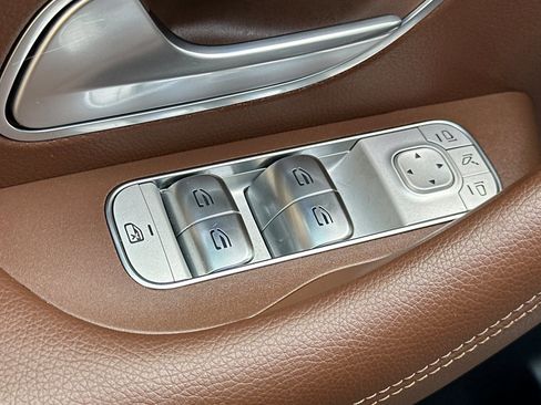 Used 2025 Mercedes-Benz GLS 450 4MATIC image 13