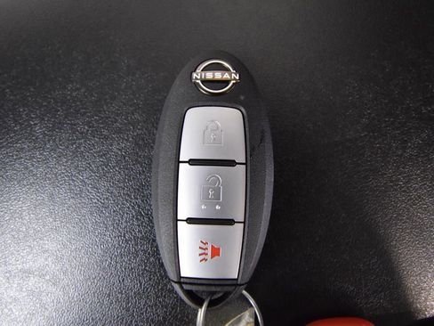 Used 2024 Nissan Frontier PRO-4X w/ Off-Road Protection Package image 33