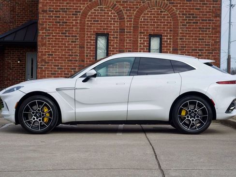 Used 2022 Aston Martin DBX image 8