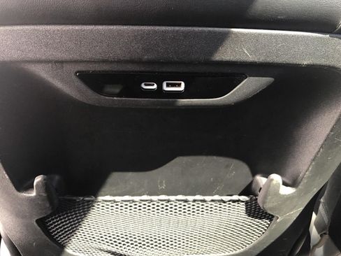 Used 2024 Chrysler Pacifica Touring-L FWD image 40