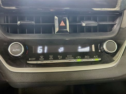 Used 2025 Toyota Corolla LE FWD image 22