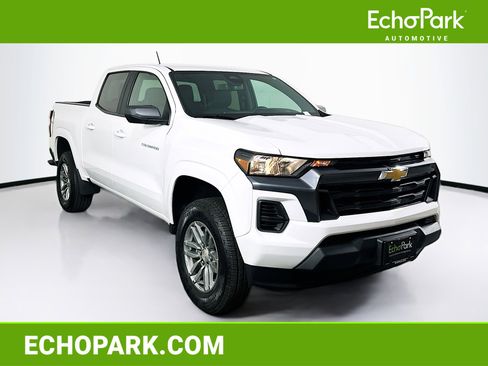Used 2024 Chevrolet Colorado LT image 1