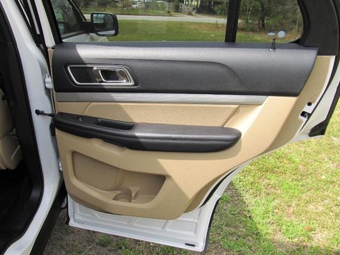 Used 2017 Ford Explorer XLT w/ Equipment Group 202A image 39