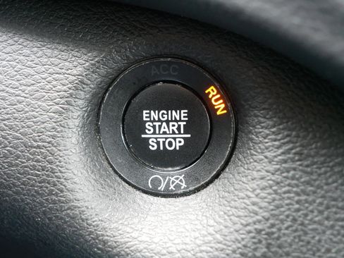 Used 2019 Jeep Cherokee Limited w/ Trailer Tow Group image 29