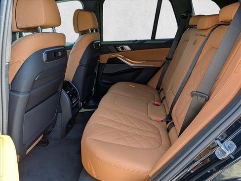 New 2026 BMW X5 xDrive40i w/ Executive Package AWD/4WD image 17