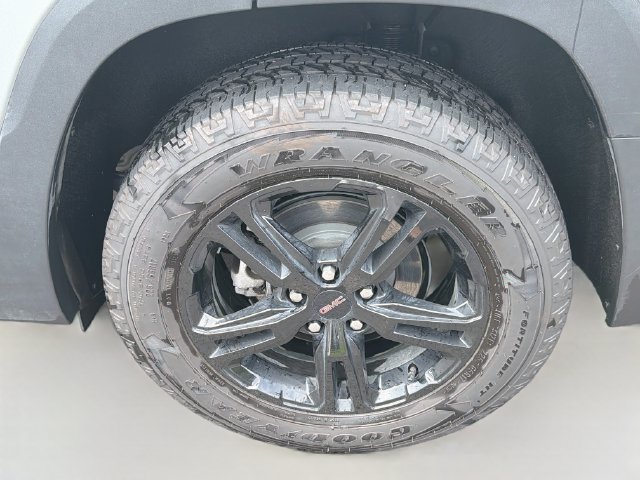 Used 2024 GMC Terrain AT4 AWD/4WD image 9