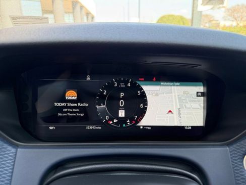 Certified 2023 Land Rover Range Rover Velar R-Dynamic S image 23