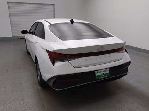 Used 2025 Hyundai Elantra SE FWD image 6