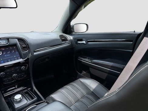 Used 2022 Chrysler 300 S image 25