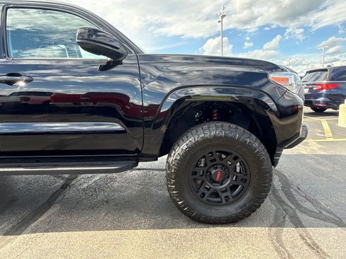 Used 2023 Toyota Tacoma SR AWD/4WD image 15