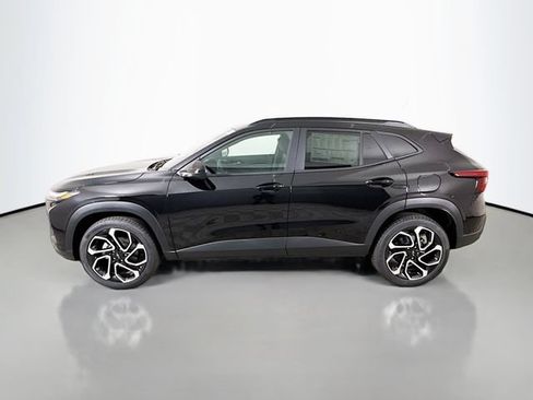 New 2026 Chevrolet Trax RS w/ Sunroof Package FWD image 4
