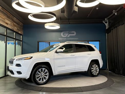 Used 2016 Jeep Cherokee Overland AWD/4WD image 7