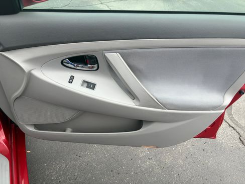 Used 2010 Toyota Camry FWD image 16