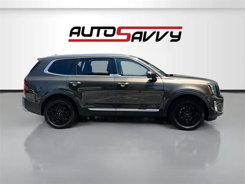 Used 2022 Kia Telluride SX w/ SX Prestige Package image 8