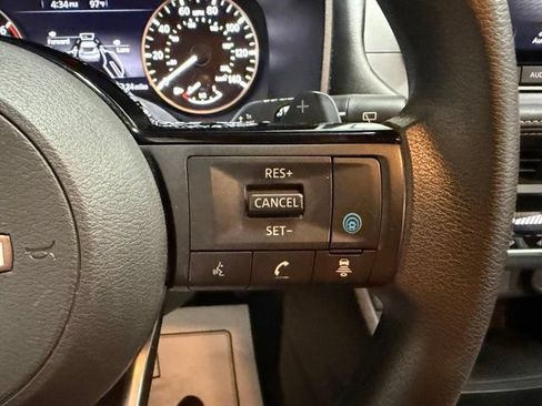 Used 2023 Nissan Rogue SV AWD/4WD image 32