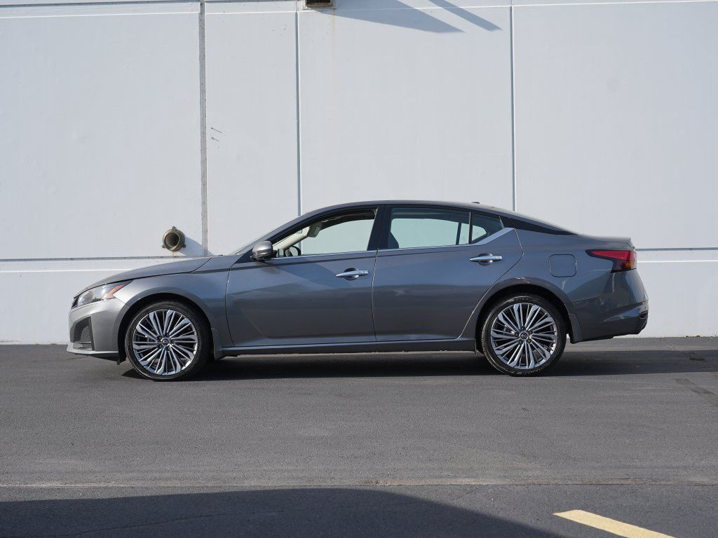 Used 2023 Nissan Altima 2.5 SL AWD/4WD image 6