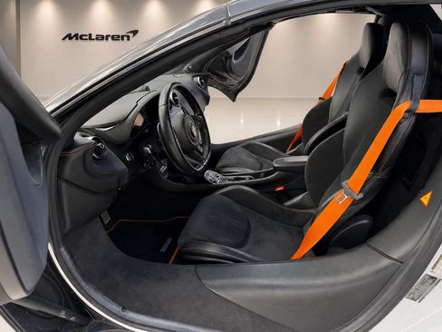 Used 2018 McLaren 570S Spider RWD image 16
