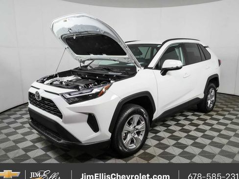 Used 2025 Toyota RAV4 XLE FWD image 30