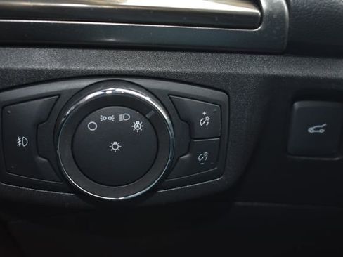 Used 2017 Ford Fusion SE image 19