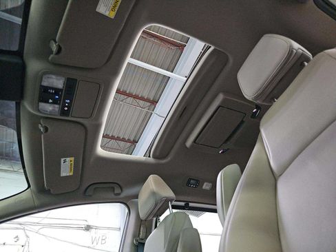 Used 2024 Honda Odyssey Touring image 9