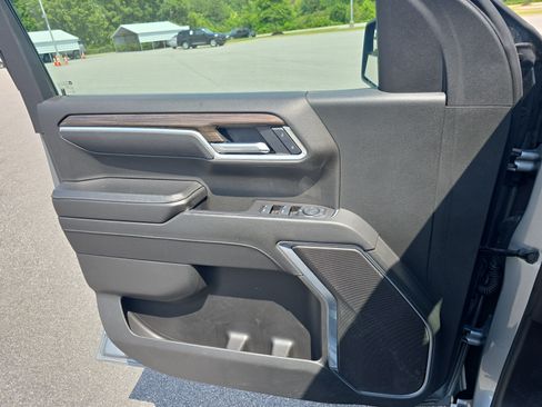 Used 2025 Chevrolet Silverado 1500 LT RWD image 24