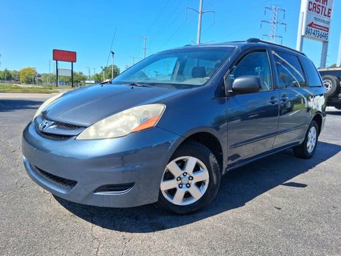 Used 2008 Toyota Sienna LE FWD image 1