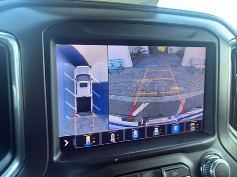 Used 2021 GMC Sierra 1500 AT4 w/ Technology Package image 12