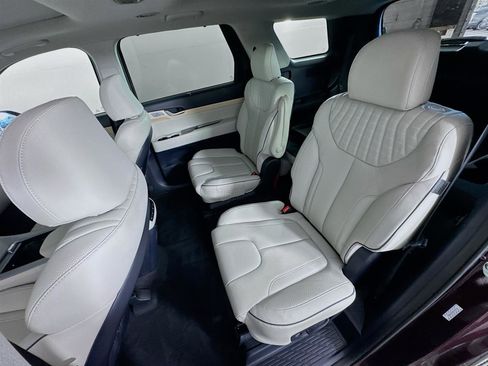 Used 2024 Hyundai Palisade Limited image 24
