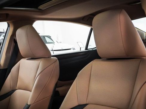 Used 2025 Lexus ES 300h w/ Premium Package image 10