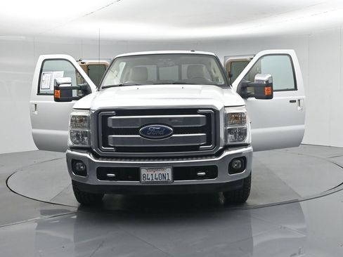 Used 2013 Ford F250 Lariat w/ Chrome Pkg image 31