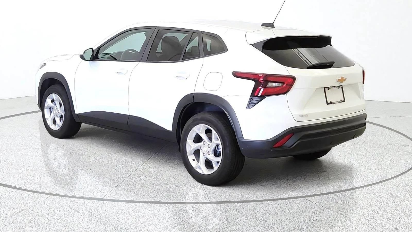 Used 2024 Chevrolet Trax LS w/ LS Convenience Package FWD image 6