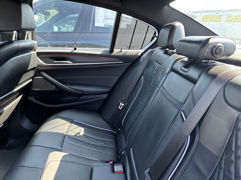 Used 2021 BMW M550i xDrive w/ Executive Package AWD/4WD image 32
