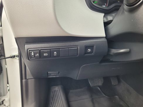 Used 2024 Toyota Corolla SE w/ SE Package FWD image 25