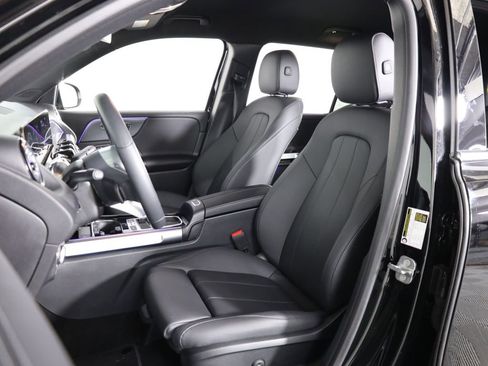 Certified 2025 Mercedes-Benz GLB 250 4MATIC image 39