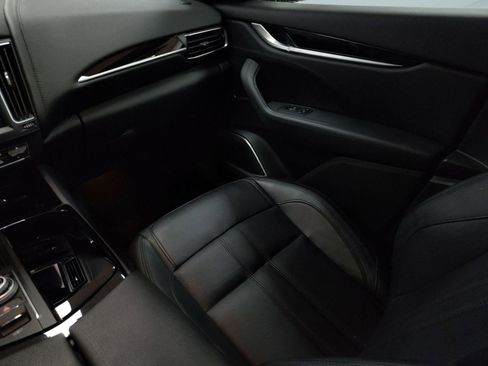 Used 2020 Maserati Levante GranSport image 26